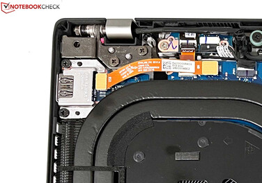 The small circuit board on the right of the USB port is only screwed on and can be replaced.