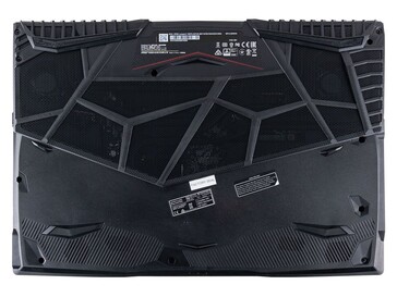 The bottom panel of the GP65 has more air intake holes than most other gaming laptops to make it the perfect test subject for a cooling pad (Image source: CUKUSA)