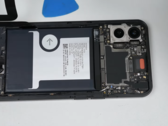 The Nothing phone (1) mid-teardown. (Source: Hugh Jeffreys via YouTube)