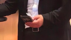 Huawei&#039;s tri-fold in the wild. (Image source: MyDrivers)