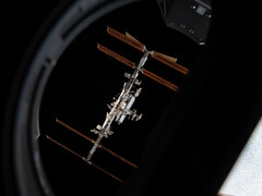 The International Space Station in orbit viewed from the SpaceX Crew Dragon. (Image source: NASA Johnson on Flickr)