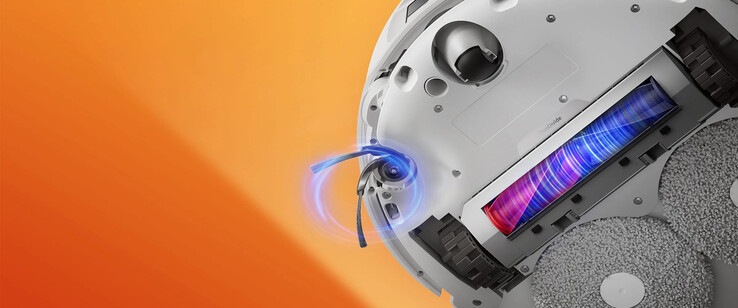 The Roborock Qrevo Edge robot vacuum has the new DuoDivide roller brush. (Image source: Roborock)