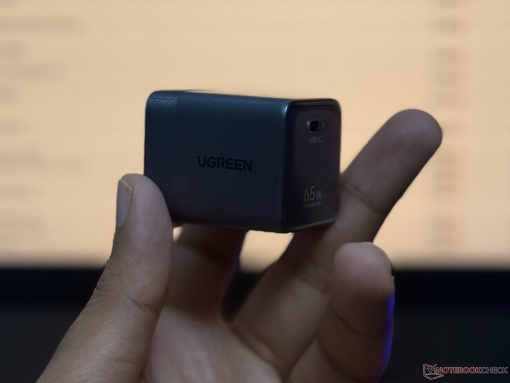 Ugreen Nexode Air 65W side view