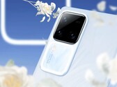The Vivo S18 has an "Aura Light" that is designed to illuminate photos more evenly. (Image: Vivo)