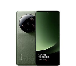Xiaomi 13 Ultra in green