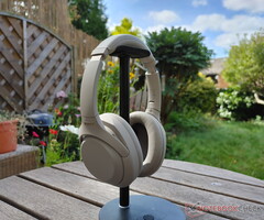 First impressions with the Sony WH-1000XM4. (Image source: Notebookcheck)