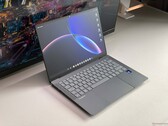 Asus Googlebook 14 Laptop Review - An ExpertBook Ultra with a Glowbar