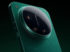 The Xiaomi 17 Ultra's resplendent green finish is set to be available globally.