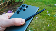 The Galaxy S23 Ultra has a 200MP primary sensor with super HDR (Image credit: Daniel Schmidt / Notebookcheck)