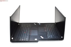 In review: Lenovo ThinkPad T590 &amp; T490 size-comparison