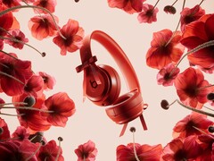 The Jennie special edition Beats Solo 4 headphones come in a vibrant Ruby Red colorway. (Image source: Beats by Dre)