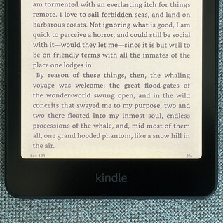 Yellow discoloration visible on The Verge's Kindle Colorsoft review unit. (Image source: The Verge, Andrew Liszewski)