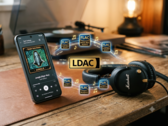 Smartphone streams Hi-Res music onto headphones
