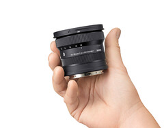 The world&#039;s smallest and lightest ultra-wide APS-C zoom lens (Image Source: SIGMA)