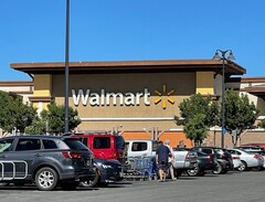 A Walmart store (Image source: Pixabay)