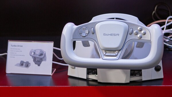 The GameSir Turbo Drive is a sim racing wheel with a yoke design. (Image source: Retrohanhelds)
