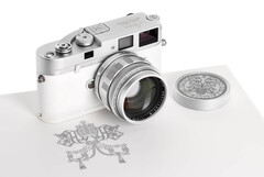 The Leica &#039;Pope Francis&#039; M-A 35mm rangefinder is a one-off copy of this classic all-mechanical film camera. (Image source: Leica)