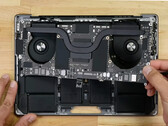 Apple has made a few internal changes with the latest MacBook Pro 14. (Image source: iFixit)