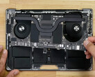 Apple has made a few internal changes with the latest MacBook Pro 14. (Image source: iFixit)