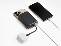 The Xiaomi 33W Magnetic Power Bank 10000 Integrated Cable is now available in the UK. (Image source: Xiaomi)