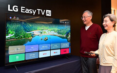 The LG Easy TV offers remote control and help button. (Image source: LG Electronics)