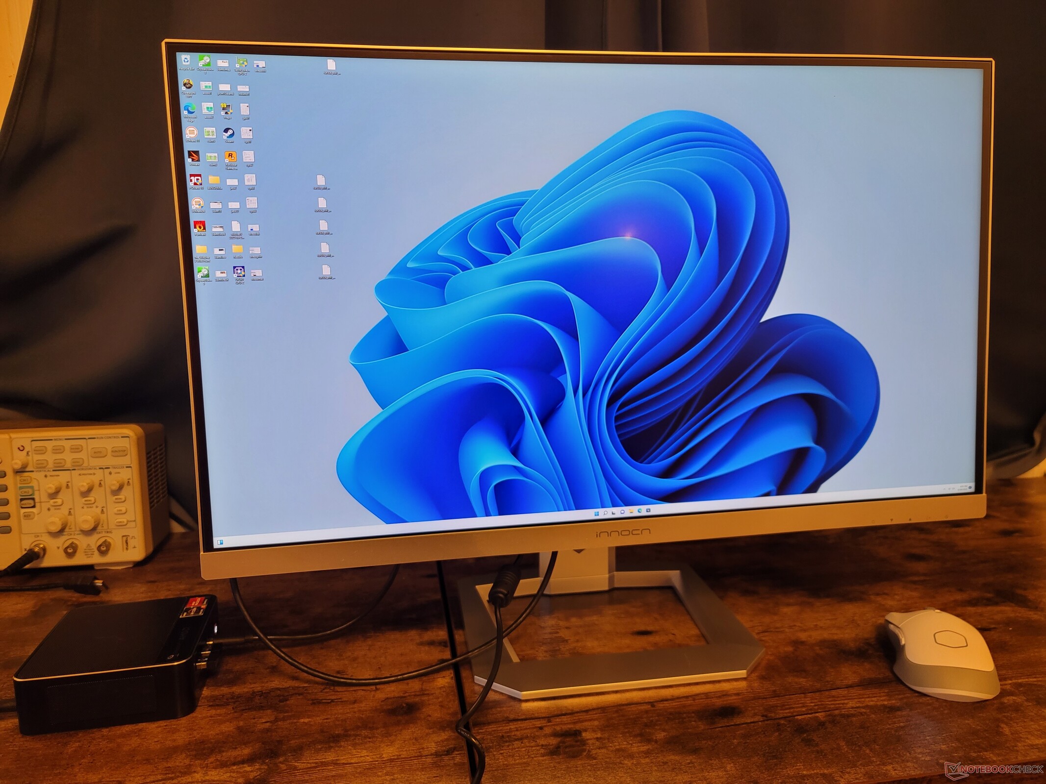 We test the $699 USD 27-inch Innocn 27M2U 4K monitor with mini-LED