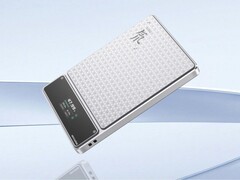 RedMagic's Deuterium Power Card Pro Magnetic Power Bank