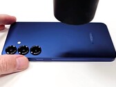 The Samsung Galaxy S25 Plus has some internal improvements (Image source: PBKreviews)
