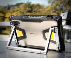 The Ulefone Armor Pad 5 Ultra is heavier than many laptops. (Image source: GSMArena)