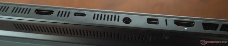 Rear: HDMI 2.1, USB-C 4 (DP 2.1, 140 W PD), power, Mini-DisplayPort 2.1 (dGPU), HDMI 2.1 (dGPU)