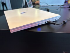 Acer Nitro V 14. (Image Source: Notebookcheck)