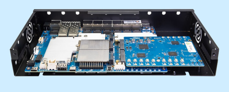 The BPI-R4 Pro can also be optioned with an aluminium case.