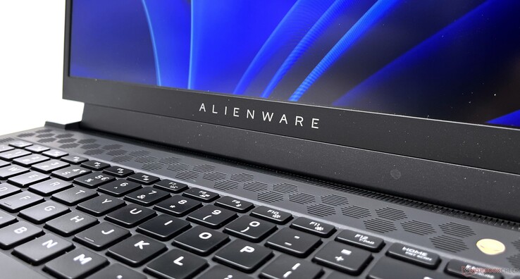 Alienware x15 R2 Laptop Review: Ultrabook-like UFO soars