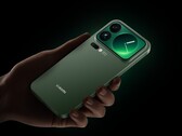 Xiaomi 17 Pro Max in green pictured.