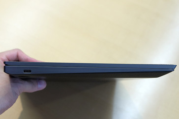 X1 Carbon prototype: Only a single USB C port (picture-source: pc.watch.impress.co.jp)