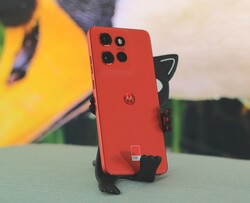 The Motorola Edge 50 Neo is a decent compact phone (Image source: Florian Schmitt)