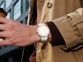 The Realme Watch S5 uses an eye-catching design.