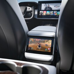 Back seat display (Image Source: Tesla)