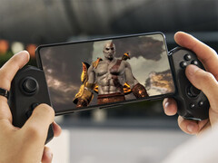 The last-gen Android flagship phone was able to emulate the tested games better. Pictured: God of War 3 being emulated on an smartphone (edited).
