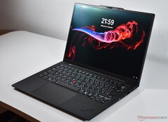 The Lenovo ThinkPad X1 Carbon Aura Edition is still available with a steep discount (Image source: Benjamin Herzig)