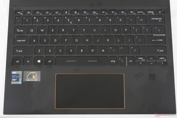 Keyboard layout with single-zone white backlight. All key symbols are lit when the backlight is active