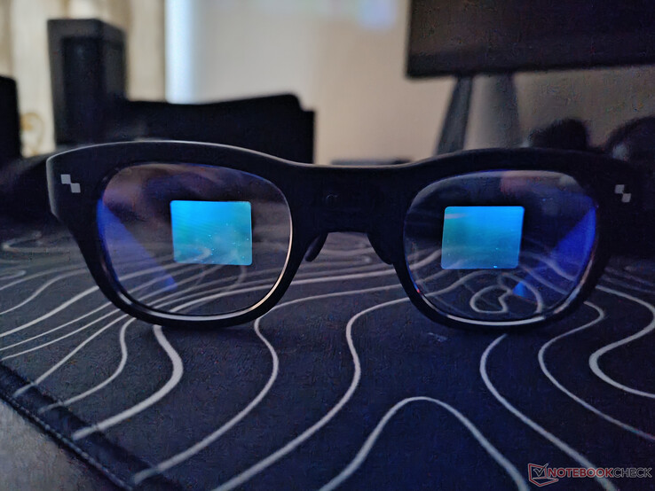 Displays on both lenses
