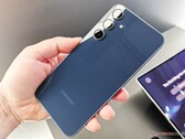 Certain Galaxy mid-range smartphones will receive AI features via an update. (Image source: Notebookcheck)