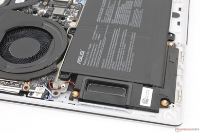 Total of 6 integrated speakers (2x up-firing tweeters, 4x woofers)