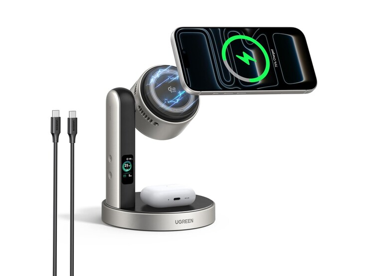 The new Ugreen 25W 2-in-1 charger with built-in fan