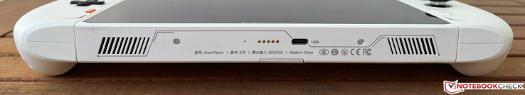 Bottom: USB-C 3.2 Gen.1 (5 GBit/s, Power Delivery, DisplayPort ALT mode)