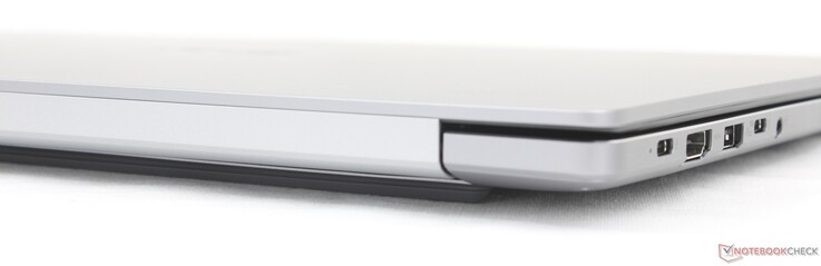 Rear: No ports
