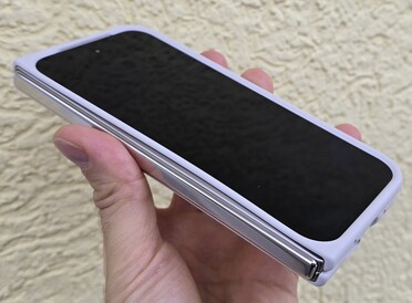Google Pixel 9 Pro Fold smartphone Notebookcheck review (image source: Marcus Herbrich)
