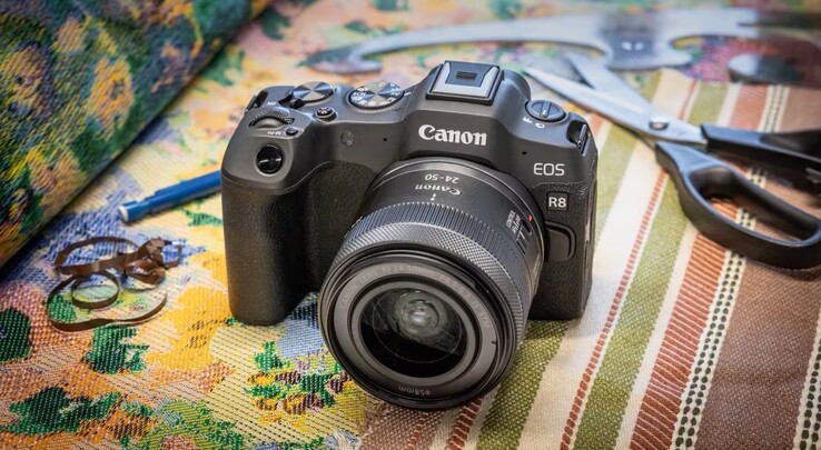 The successor to the Canon EOS R8 pictured here is to have a retro design.