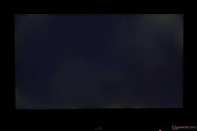 Minor-to-moderate uneven backlight bleeding along the edges and corners